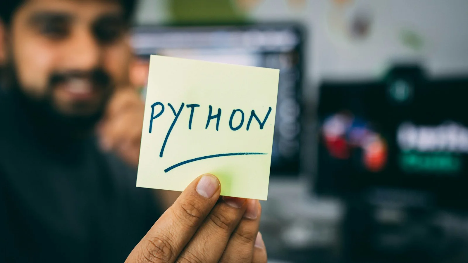 เรียน Python เริ่มต้นยังไง? คู่มือสำหรับนักเรียนมัธยมที่อยากเขียนโปรแกรมเป็น